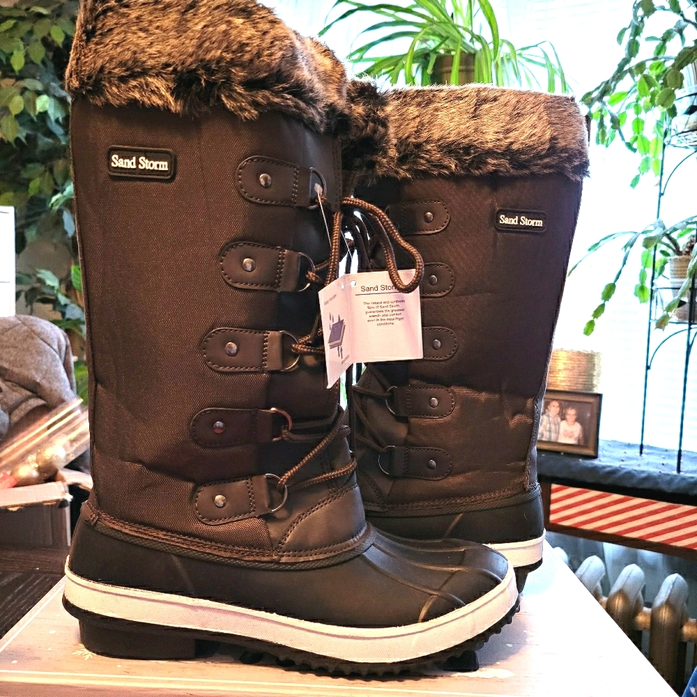 Winter boots - brown size 10